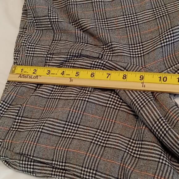 Old Navy plaid pull on Size 2 pants. - Picture 7 of 8
